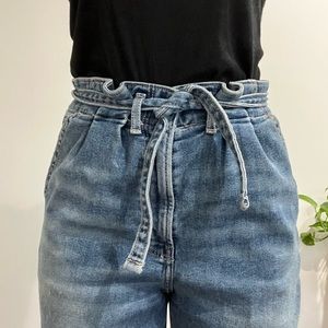 Hollister Ultra High-Rise Mom Jean